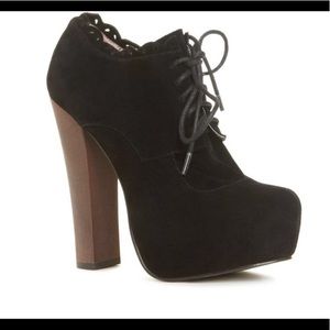 Betsy Johnson Serenn Heels sz 9